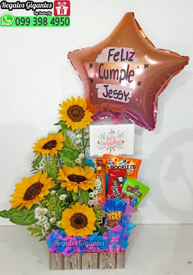 Arreglo floral (Universo ), dia de la mujer, girasoles, dulces, entregas