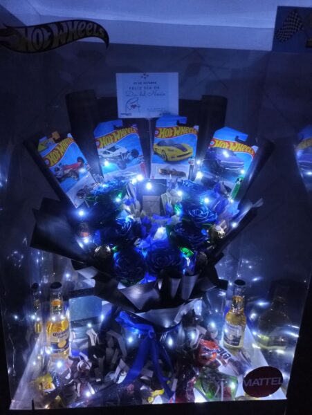 REGALO HOTWHEELS CON LUCES